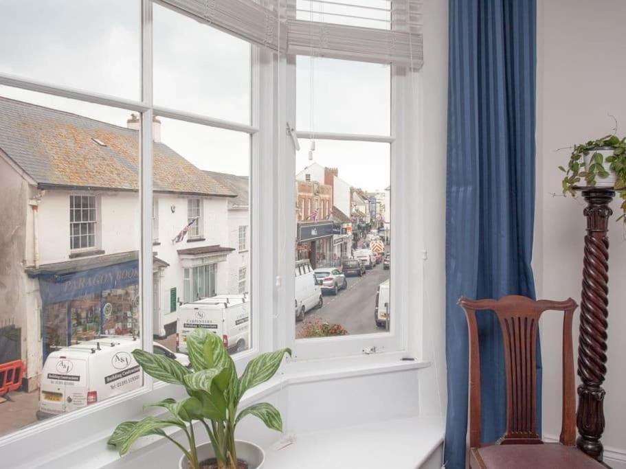 2 Central, Spacious, Apartment With Private Patio Sidmouth Exterior photo