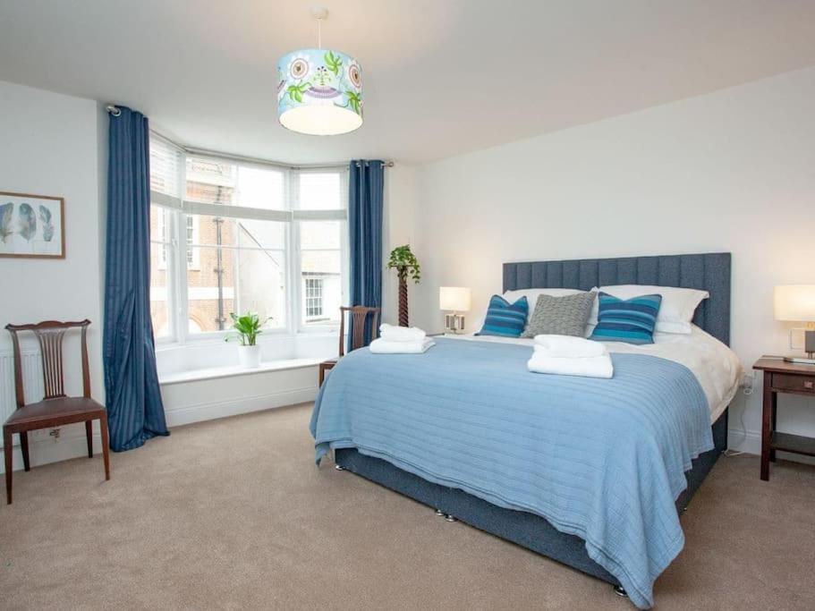 2 Central, Spacious, Apartment With Private Patio Sidmouth Exterior photo